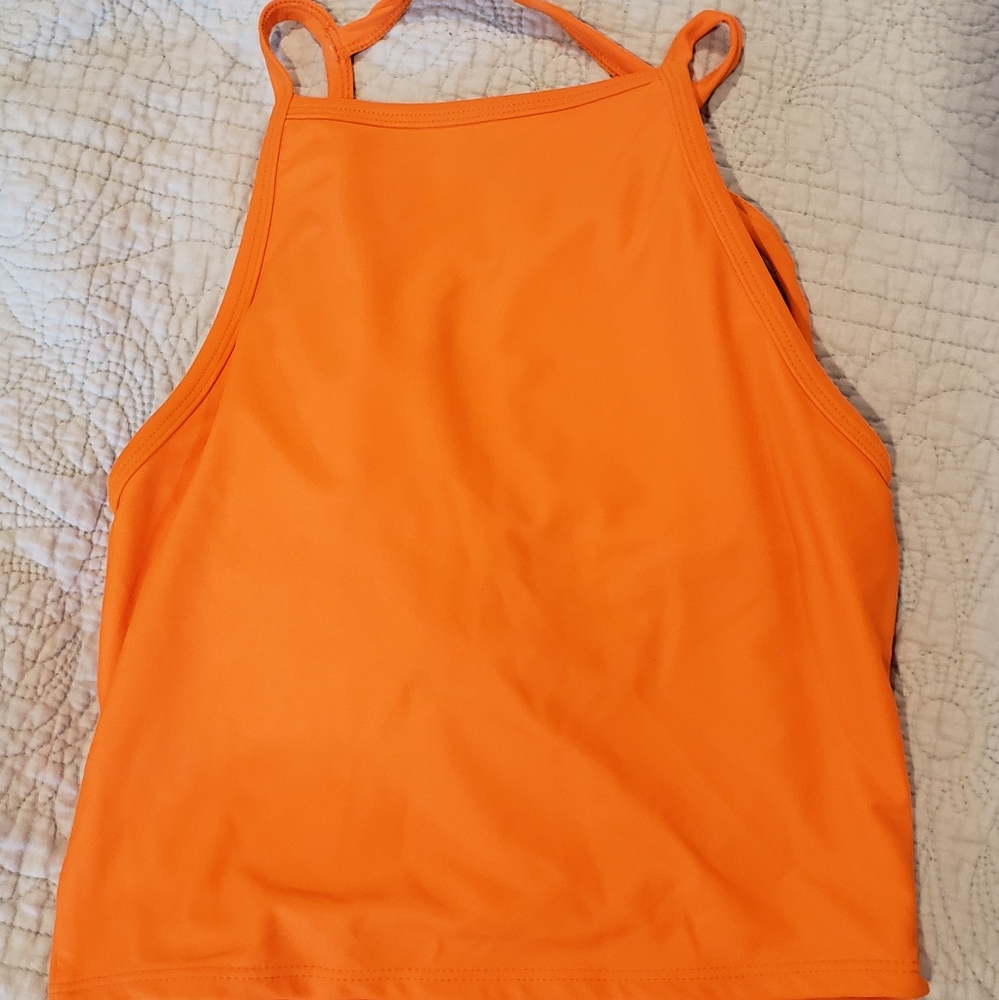 Orange Kortni Jeane hirise